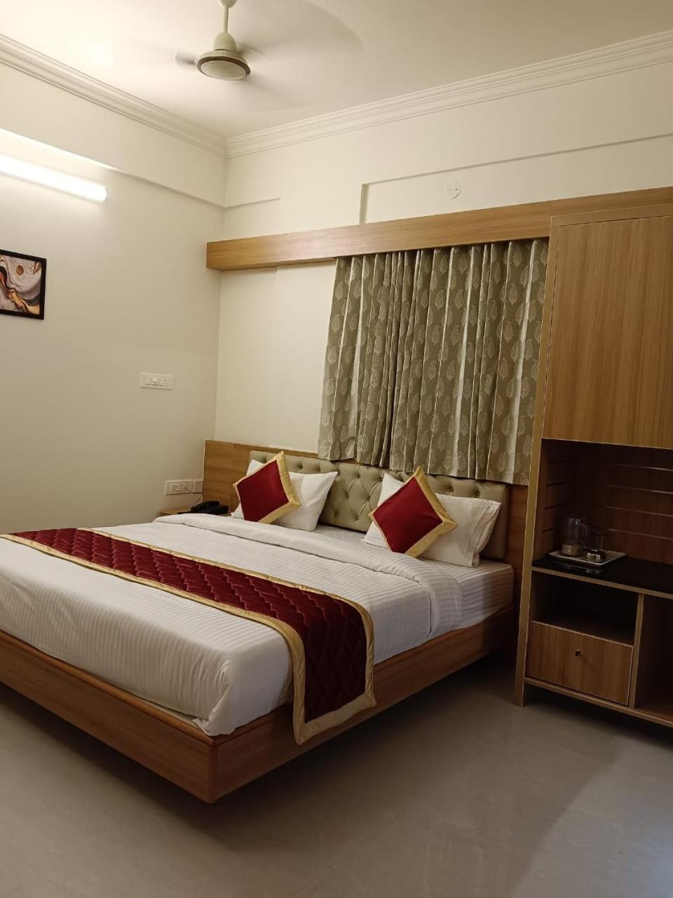 Krishna Inn Bangalore Eksteriør billede